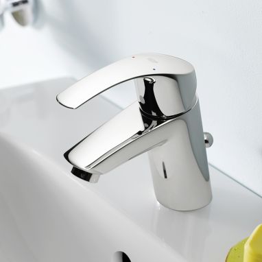 GROHE Смеситель для умывальника однорычажный с гигиеническим душем Eurosmart (23124002)