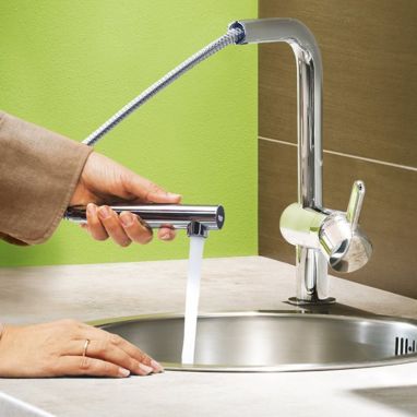 GROHE Смеситель для кухни однорычажный с выносным шлангом Minta (32168000)