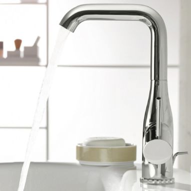 GROHE Смеситель для умывальника однорычажный Essence New (23541001)