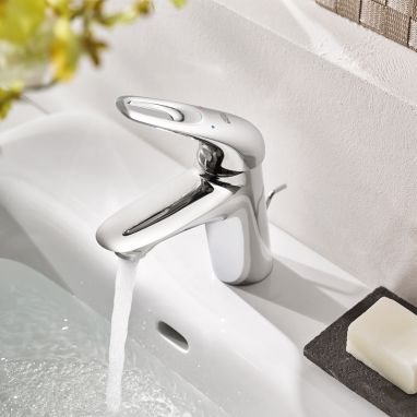 GROHE Смеситель для умывальника однорычажный Eurostyle (33558003)