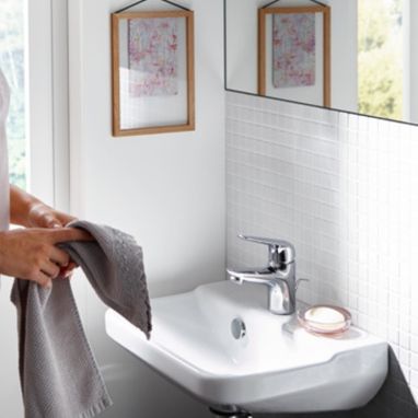 HANSGROHE Смеситель для умывальника однорычажный Novus (71021000)