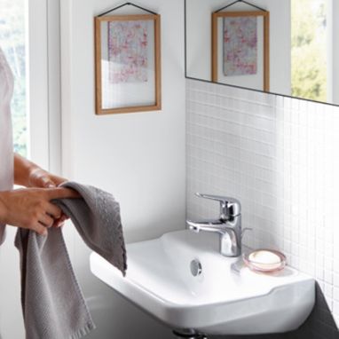 HANSGROHE Смеситель для умывальника однорычажный Novus (71024000)