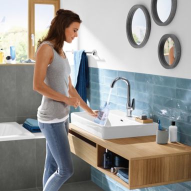 HANSGROHE Смеситель для умывальника однорычажный Novus (71126000)